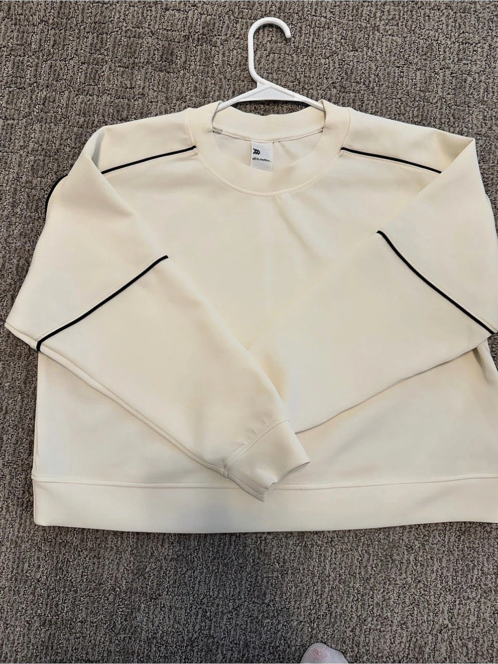 All in Motion White Sweatshirt Size Large Like New